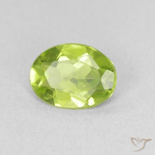 Péridot Vert jaunâtre vif naturelle ovale, 1.07 ct, VVS-VS
