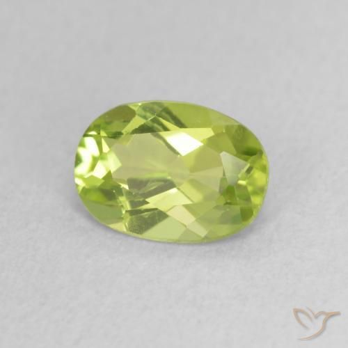 Péridot Vert clair naturelle ovale, 0.85 ct, VS