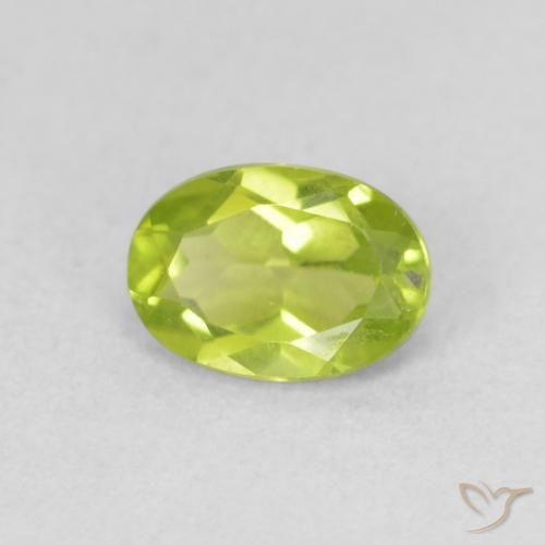 Péridot Vert clair naturelle ovale, 0.87 ct, VS