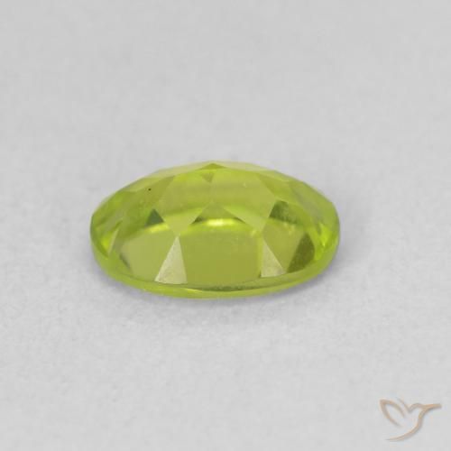 Péridot Vert clair naturelle ovale, 0.87 ct, VS