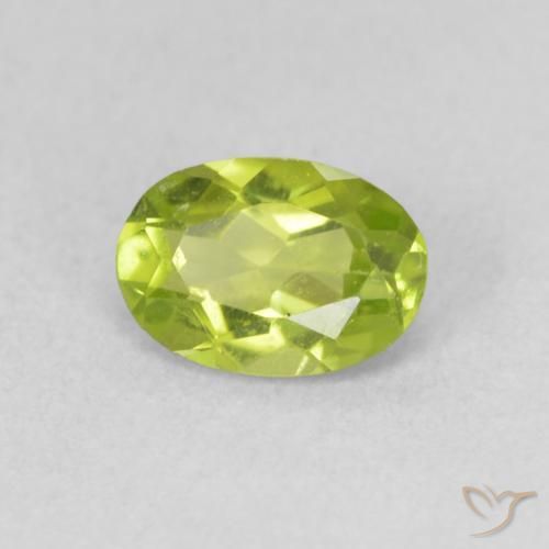Péridot Vert clair naturelle ovale, 0.84 ct, VS