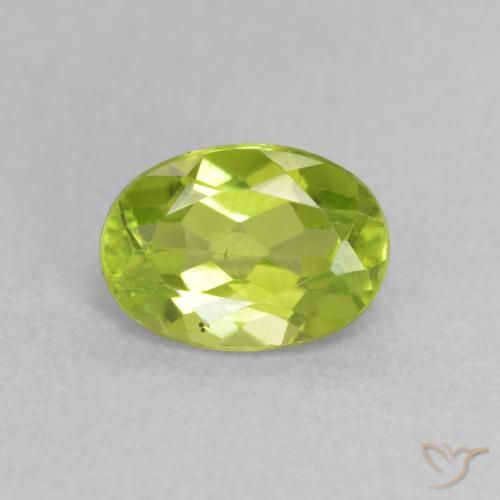 0.95ct Naturel Vert moyen Péridot, ovale, VS