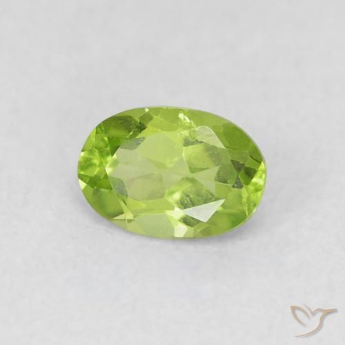Péridot Vert éclatant naturelle ovale, 0.86 ct, VS