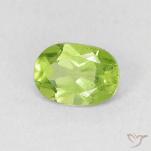 Péridot Vert clair naturelle ovale, 0.96 ct, VS