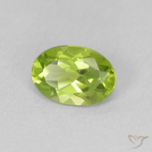 Péridot Vert jaunâtre naturelle ovale, 0.85 ct, VS