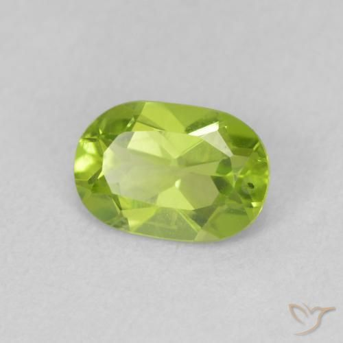 Péridot Vert jaunâtre vif naturelle ovale, 0.86 ct, VS