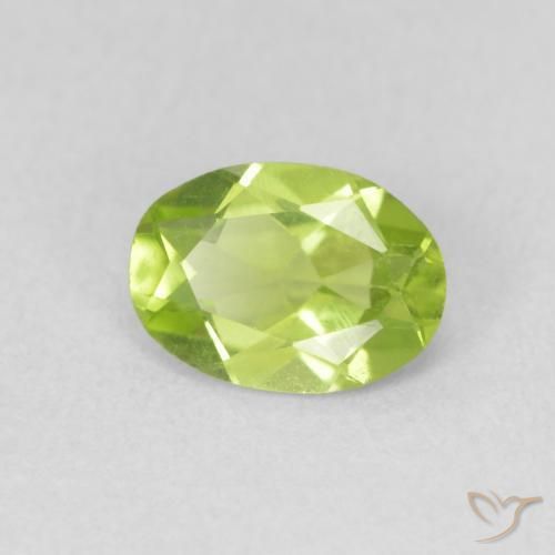 Péridot Vert clair naturelle ovale, 0.76 ct, VS