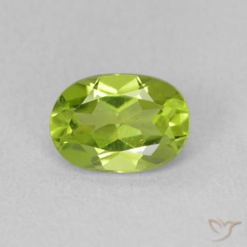0.95ct Naturel Vert moyen Péridot, ovale, VS