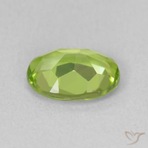 Péridot Vert éclatant naturelle ovale, 1.18 ct, VS