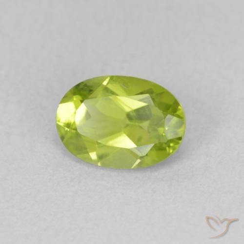 Péridot Vert jaunâtre naturelle ovale, 0.92 ct, VVS-VS