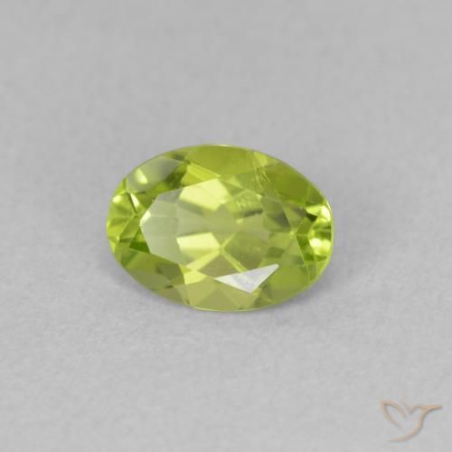 Péridot Vert jaunâtre naturelle ovale, 0.75 ct, VVS-VS