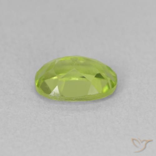Péridot Vert clair naturelle ovale, 0.96 ct, VVS-VS
