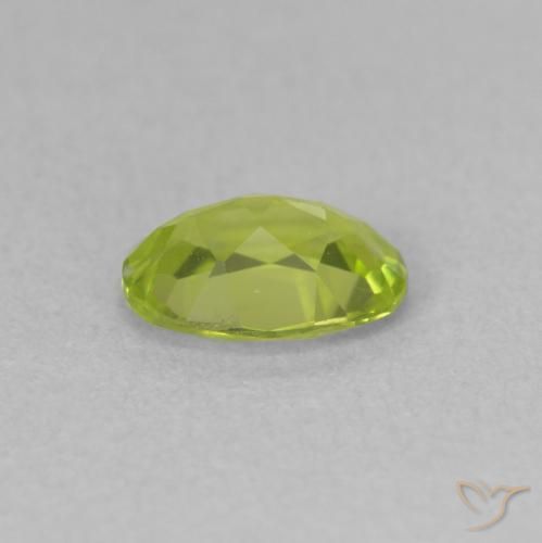 Péridot Vert clair naturelle ovale, 0.87 ct, VVS-VS