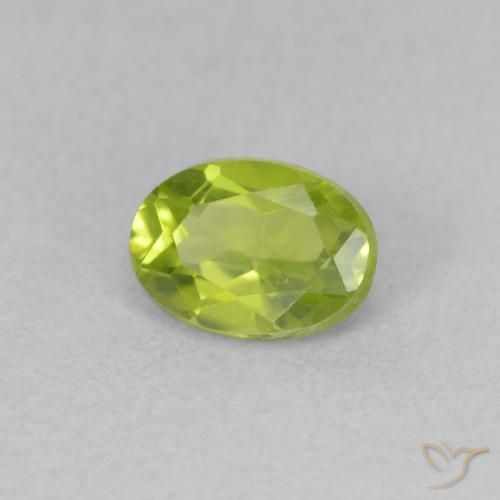 Péridot Olive verte naturelle ovale, 0.87 ct, VVS-VS