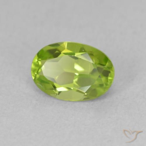 Péridot Vert éclatant naturelle ovale, 0.96 ct, VS