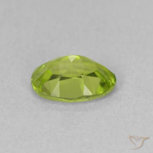 Péridot Vert éclatant naturelle ovale, 0.87 ct, VVS-VS