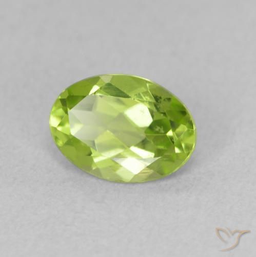 Péridot Vert éclatant naturelle ovale, 0.94 ct, VVS-VS