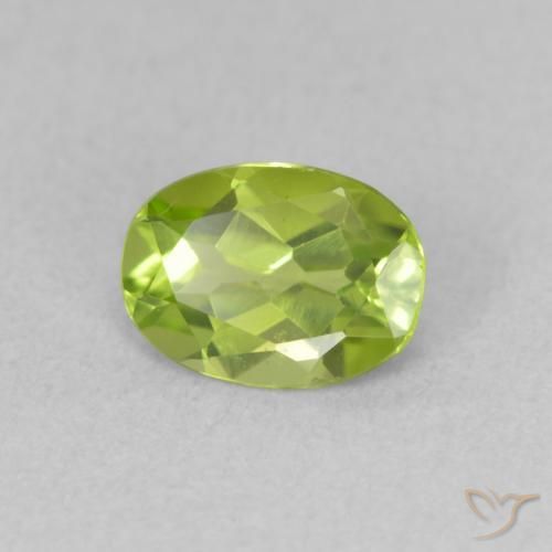 Péridot Vert clair naturelle ovale, 0.78 ct, VVS-VS