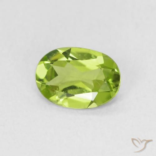 Péridot Vert éclatant naturelle ovale, 0.77 ct, VVS