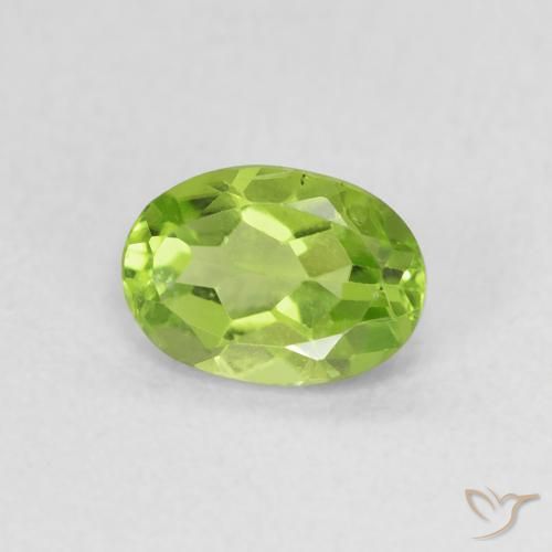 Péridot Vert jaunâtre naturelle ovale, 0.94 ct, VS