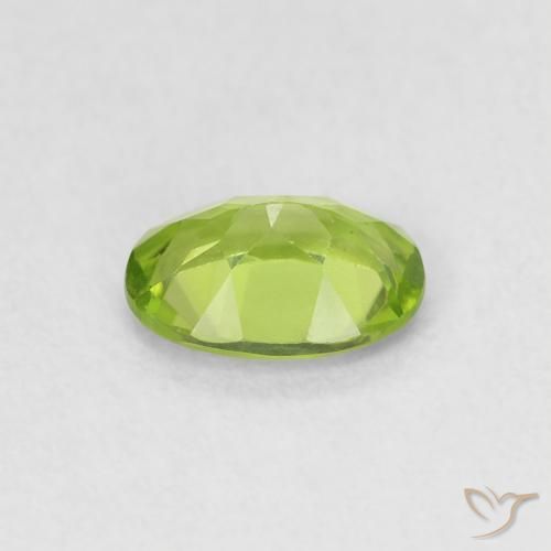 Péridot Vert éclatant naturelle ovale, 0.79 ct, VVS-VS
