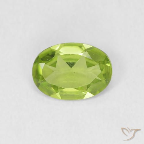 0.71ct Naturel Vert moyen Péridot, ovale, VVS-VS