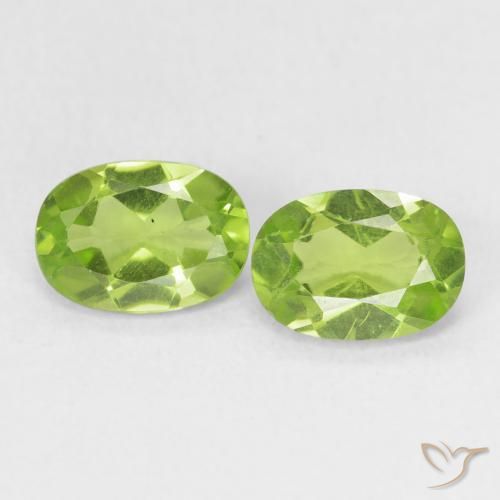 Shop natural 1.72ct Vert vif et léger Péridot gems, ovale, from Chine at GemSelect. In stock, global shipping!