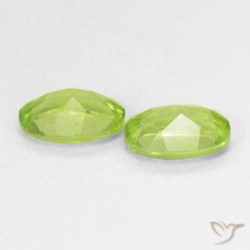 Shop natural 1.72ct Vert vif et léger Péridot gems, ovale, from Chine at GemSelect. In stock, global shipping!
