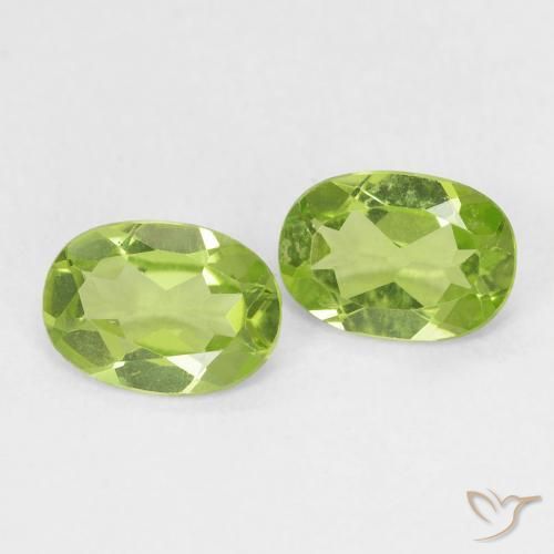 Shop natural 1.50ct Vert vif et léger Péridot gems, ovale, from Chine at GemSelect. In stock, global shipping!