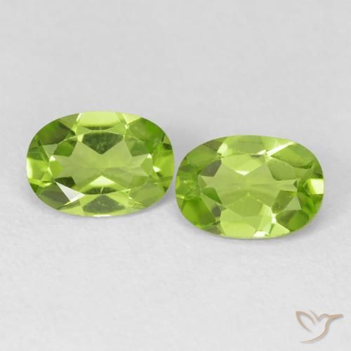 1.66ctw Naturel Vert moyen Péridot, ovale, VVS-VS