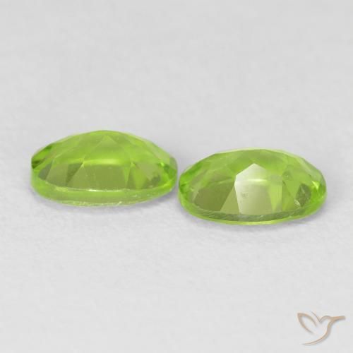 Shop natural 1.82ct Vert éclatant Péridot gems, ovale, from Chine at GemSelect. In stock, global shipping!