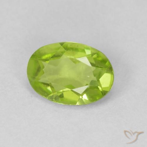 Péridot Vert clair naturelle ovale, 0.84 ct, VVS