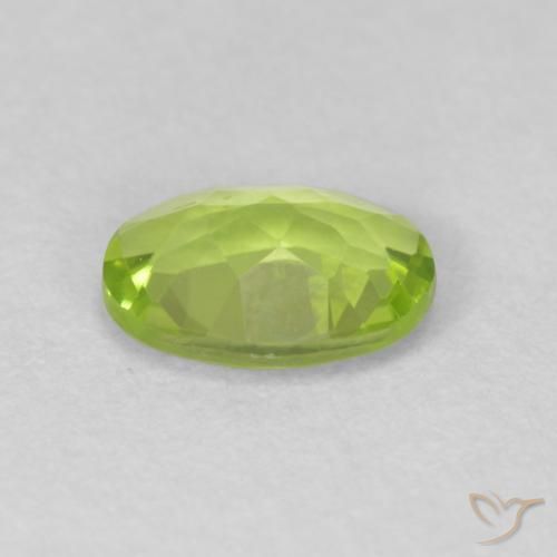 Péridot Vert clair naturelle ovale, 0.84 ct, VVS