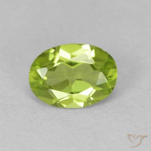 Péridot Vert éclatant naturelle ovale, 0.78 ct, VVS