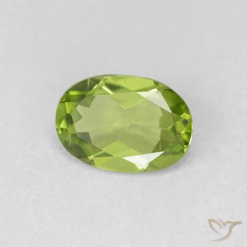 Péridot Vert éclatant naturelle ovale, 0.73 ct, VVS-VS