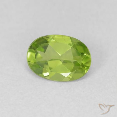 Péridot Vert éclatant naturelle ovale, 0.77 ct, VVS-VS