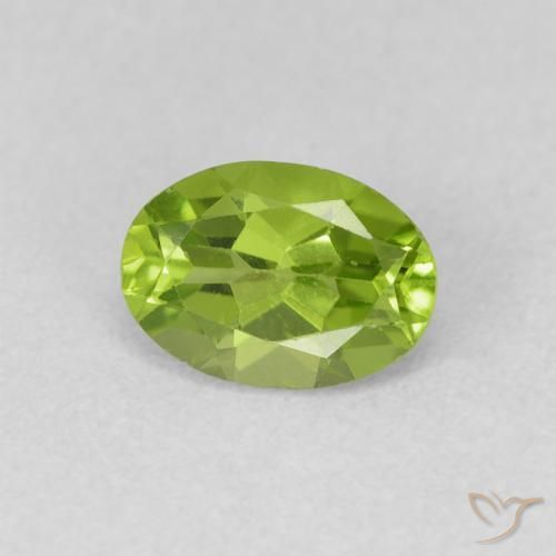 Péridot Vert éclatant naturelle ovale, 0.93 ct, VVS-VS