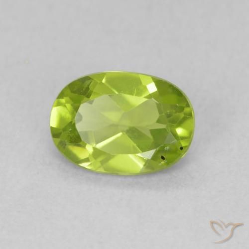 Péridot Vert moyen naturelle ovale, 0.85 ct, VS