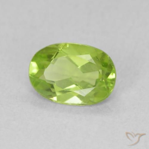 Péridot Vert éclatant naturelle ovale, 0.85 ct, VS