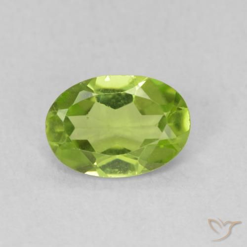 Péridot Vert éclatant naturelle ovale, 0.75 ct, VS