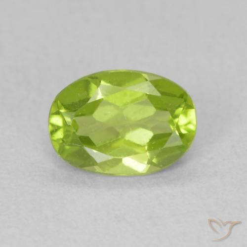 Péridot Vert éclatant naturelle ovale, 0.86 ct, VS
