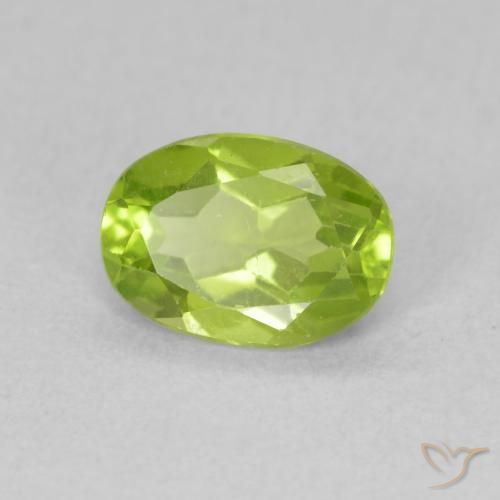 Péridot Vert éclatant naturelle ovale, 0.86 ct, VS
