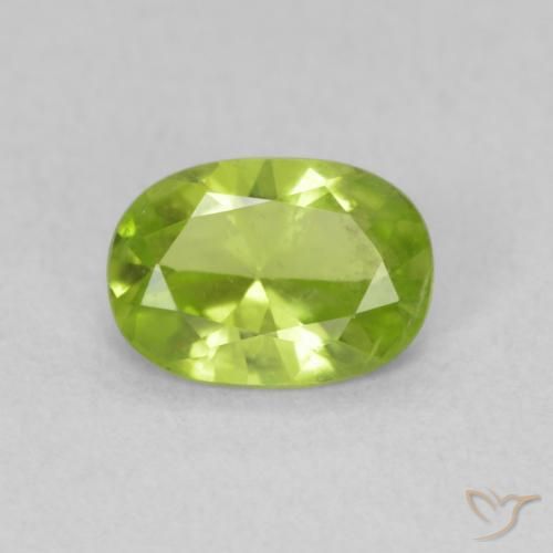 Péridot Vert éclatant naturelle ovale, 0.80 ct, VS