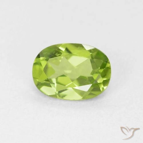 Péridot Vert moyen naturelle ovale, 0.88 ct, VVS-VS