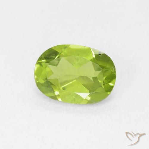 Péridot Vert éclatant naturelle ovale, 0.93 ct, VS