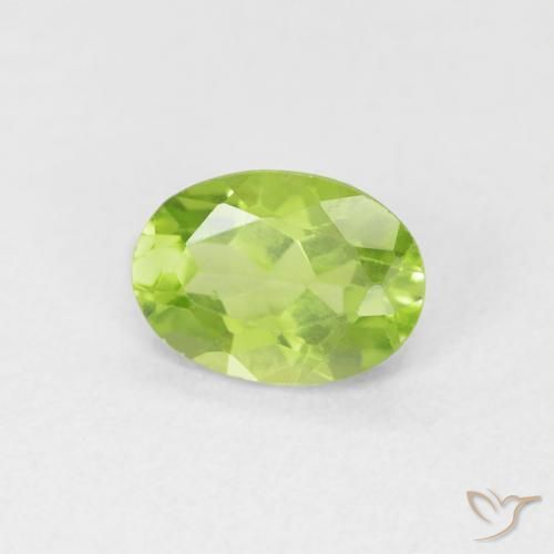 Péridot Vert clair naturelle ovale, 0.80 ct, VVS-VS