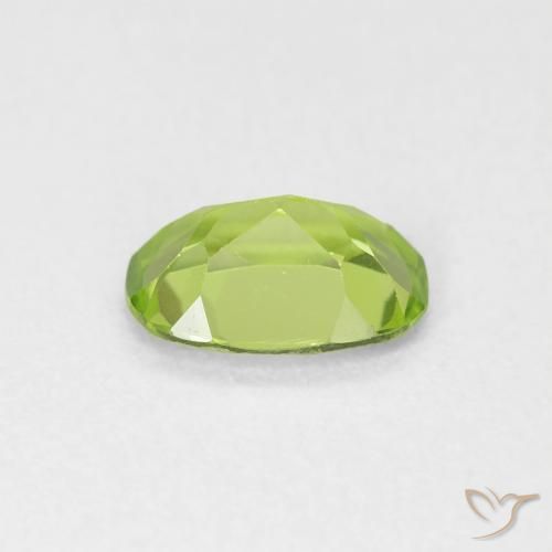 Péridot Vert jaunâtre naturelle ovale, 0.78 ct, VVS-VS