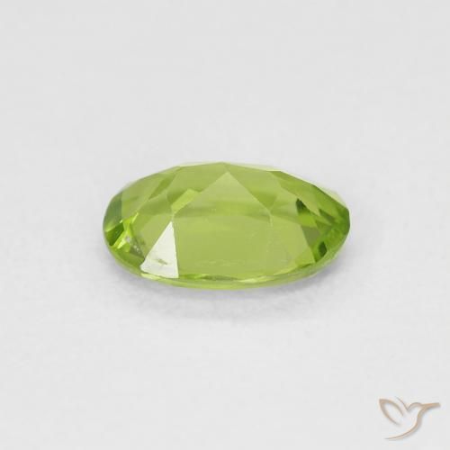 Péridot Vert jaunâtre naturelle ovale, 0.83 ct, VVS-VS