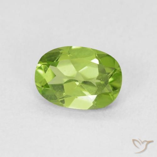 Péridot Vert éclatant naturelle ovale, 0.92 ct, VVS-VS