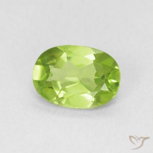 Péridot Vert clair naturelle ovale, 0.90 ct, VS